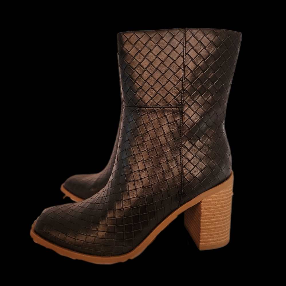 Universal Thread Boots - Size 8 - Picture 3 of 8